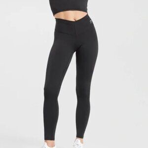 Gymshark Everyday V Waistband Leggings in Black - XS
